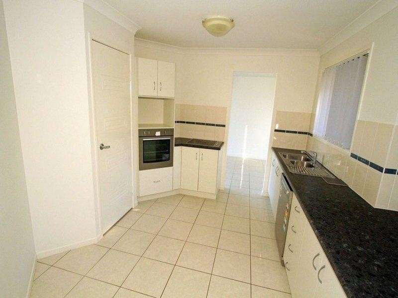 17 Discovery Crescent, Rosslyn QLD 4703