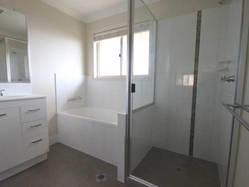 13 Priors Pocket Road, Pacific Heights QLD 4703