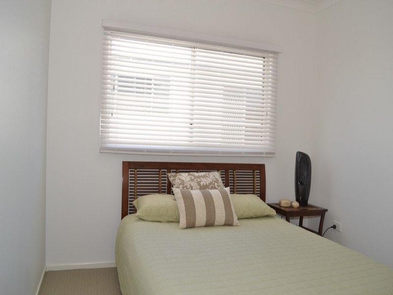 8 Pitcairn Court, Pacific Heights QLD 4703