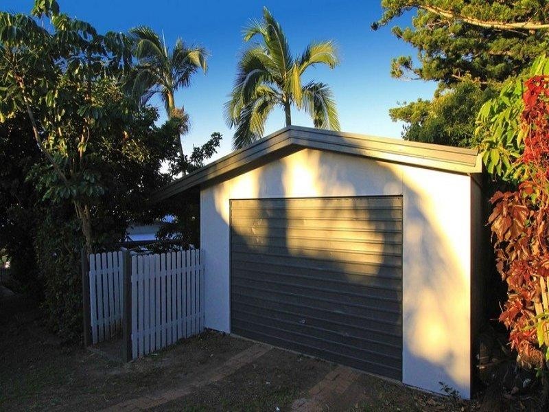 20 Ocean Parade, Cooee Bay QLD 4703