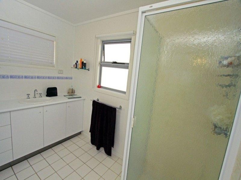 8 Poplar Street, Cooee Bay QLD 4703