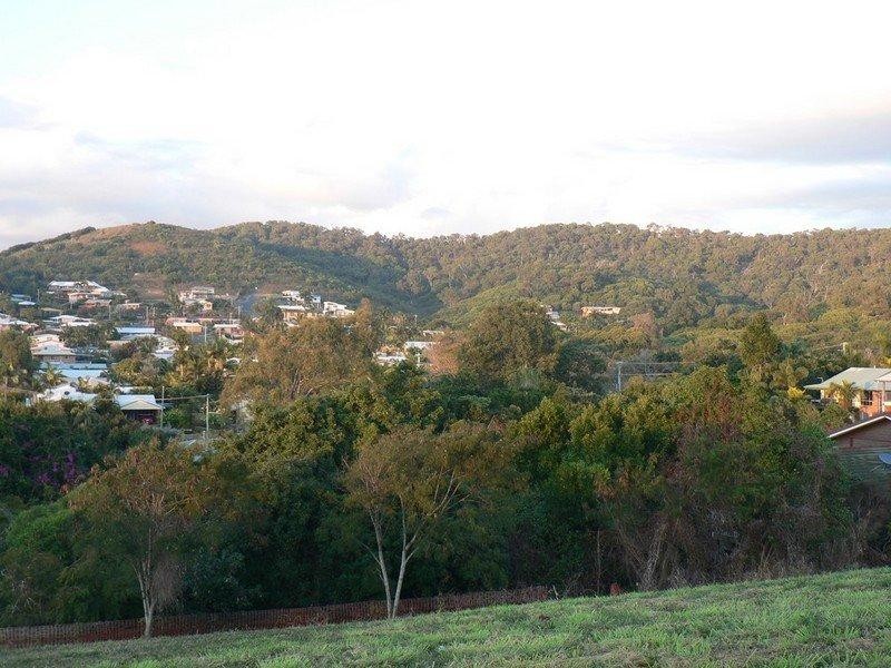 17 Samoa Street, Pacific Heights QLD 4703