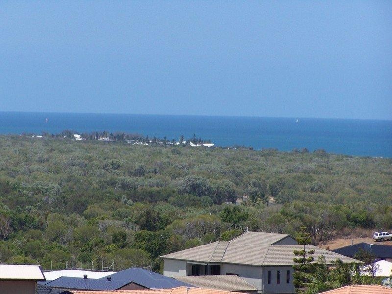 18 Pacific Vista Close, Pacific Heights QLD 4703