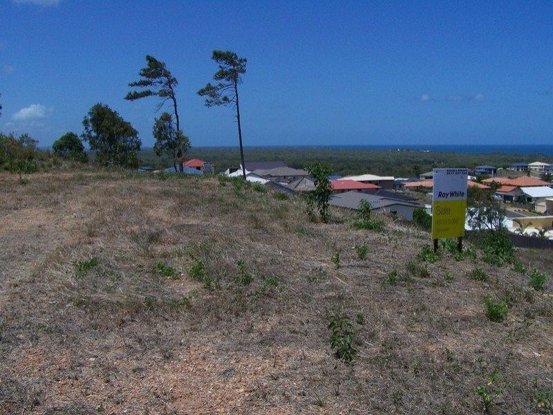 18 Pacific Vista Close, Pacific Heights QLD 4703