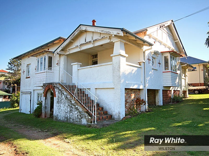 4 Robe Street, Newmarket QLD 4051