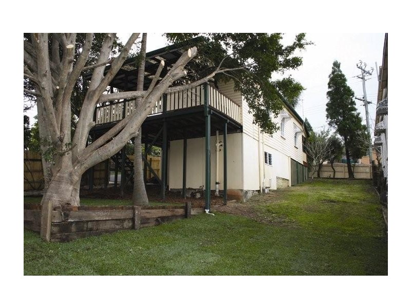 34 Erneton Street, Newmarket QLD 4051