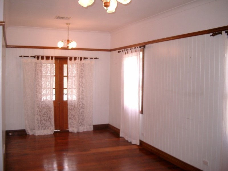 54 Grove Street, Albion QLD 4010