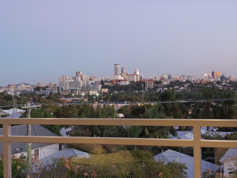 8 Sixth Avenue, Windsor QLD 4030