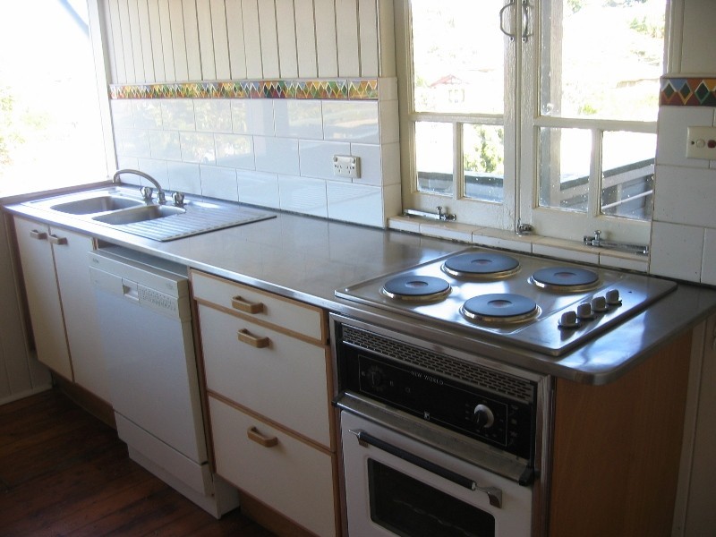 18 Corner Street, Grange QLD 4051