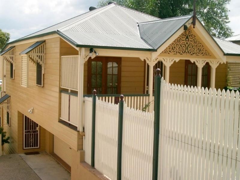 34 Lansdowne Street, Newmarket QLD 4051