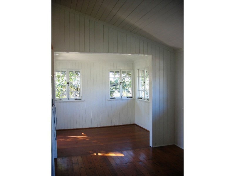 18 Corner Street, Grange QLD 4051