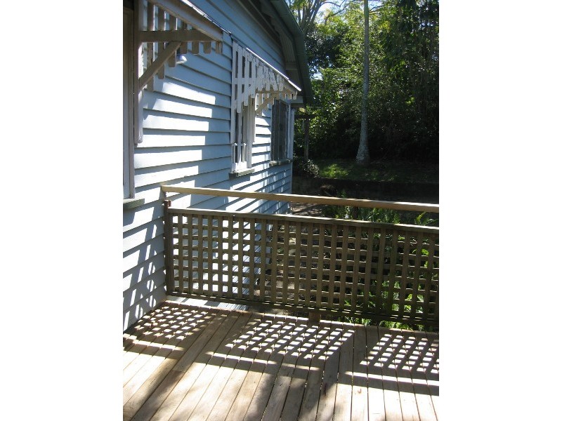 18 Corner Street, Grange QLD 4051