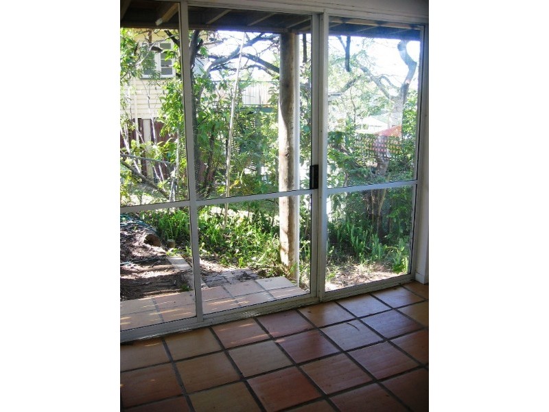 18 Corner Street, Grange QLD 4051