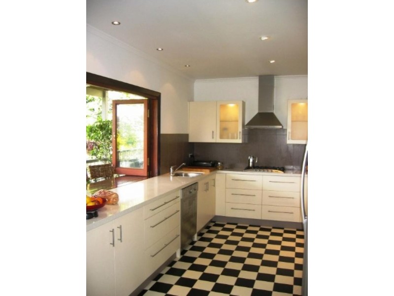 42 Ernerton Street, Newmarket QLD 4051