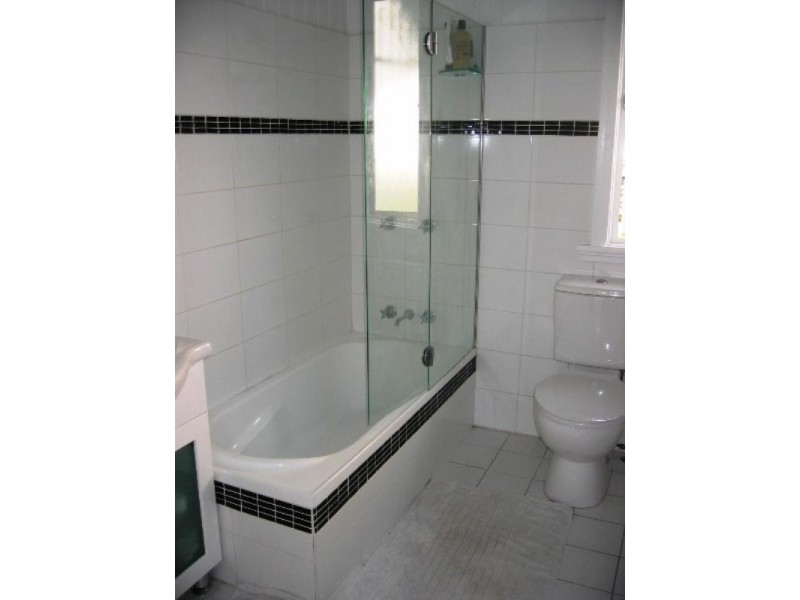 42 Ernerton Street, Newmarket QLD 4051