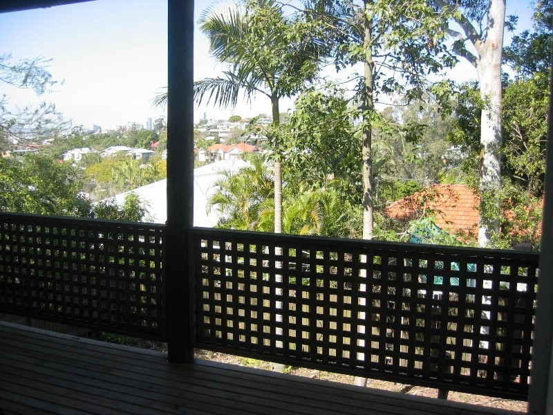 18 Corner Street, Grange QLD 4051