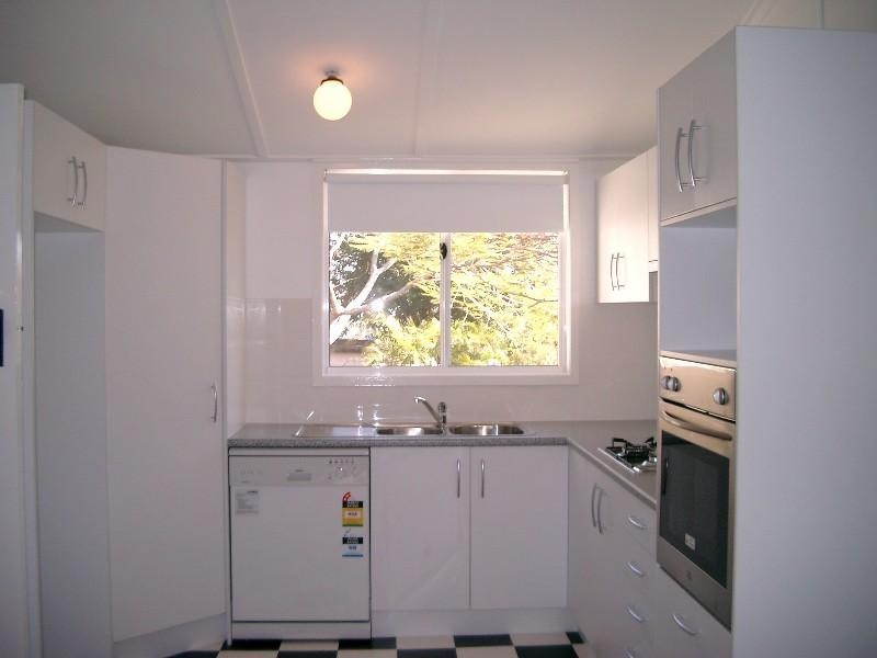 27 Bush Street, Windsor QLD 4030