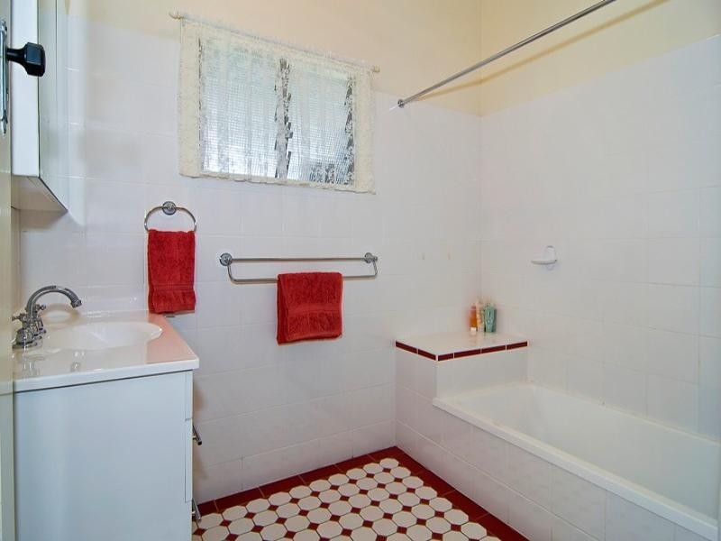 8 Hamilton Street, Gordon Park QLD 4031