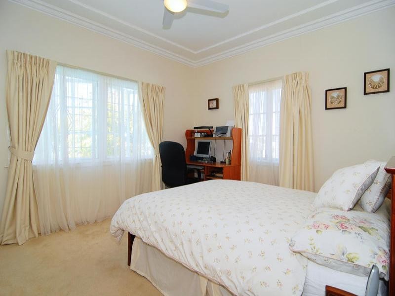 8 Hamilton Street, Gordon Park QLD 4031