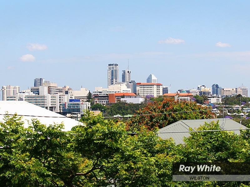 12 Sixth Avenue, Windsor QLD 4030