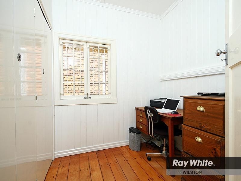 12 Sixth Avenue, Windsor QLD 4030