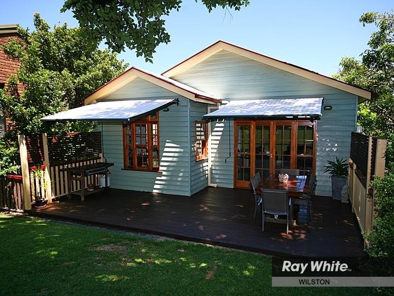 12 Sixth Avenue, Windsor QLD 4030