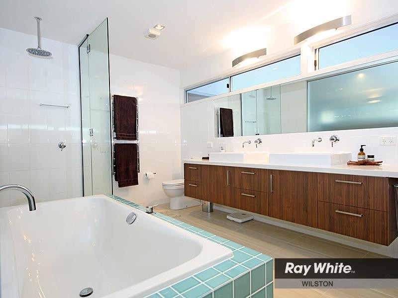 24 Angliss Street, Wilston QLD 4051