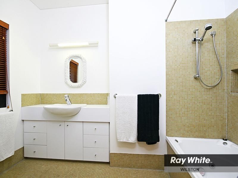 16 Ashley Road, Chermside West QLD 4032