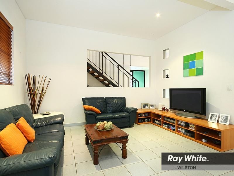 16 Ashley Road, Chermside West QLD 4032