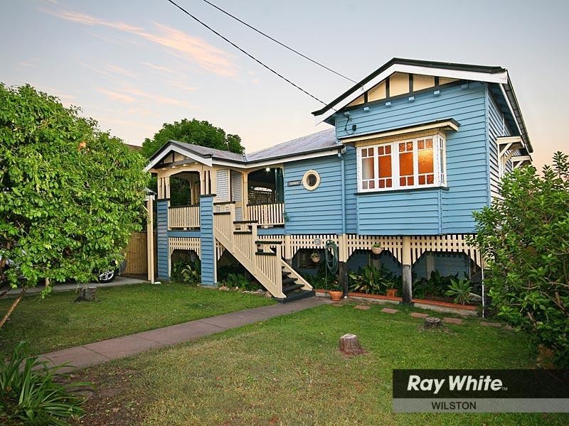 23 Bradley Avenue, Kedron QLD 4031