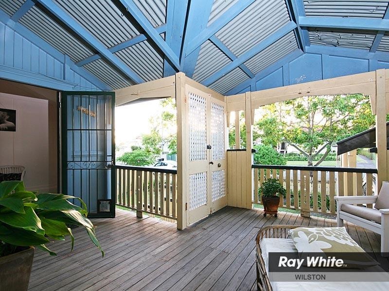 23 Bradley Avenue, Kedron QLD 4031