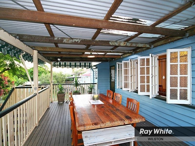 23 Bradley Avenue, Kedron QLD 4031