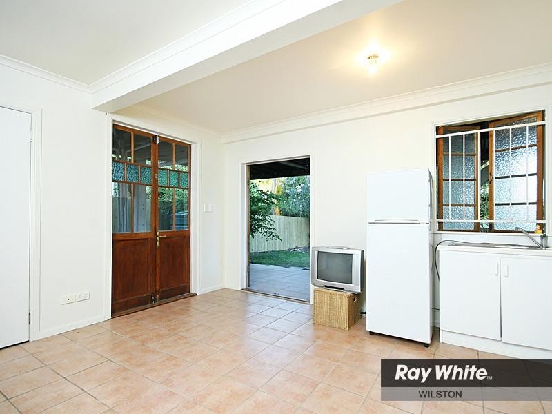 23 Bradley Avenue, Kedron QLD 4031