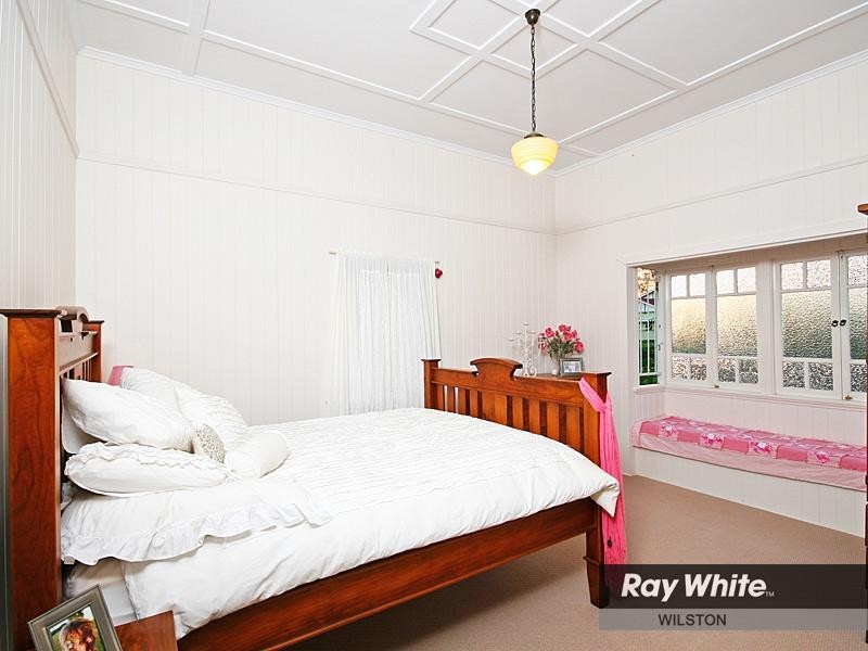 23 Bradley Avenue, Kedron QLD 4031