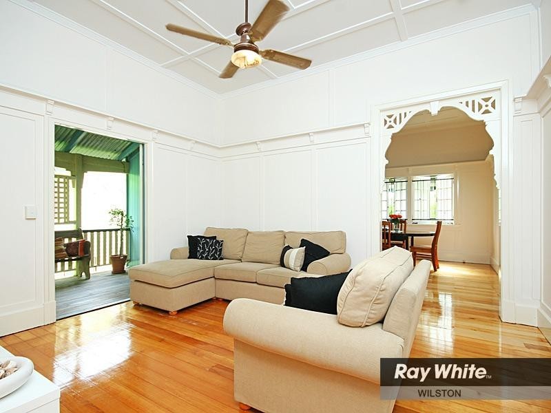 23 Bradley Avenue, Kedron QLD 4031