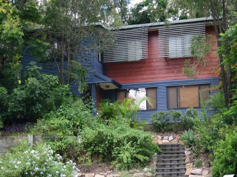 8 Yathong Court, Arana Hills QLD 4054