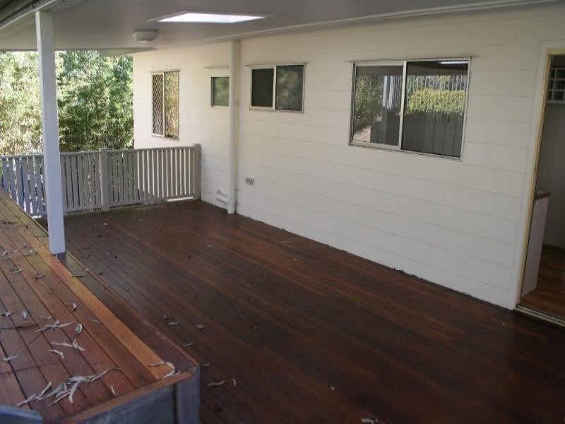 8 Yathong Court, Arana Hills QLD 4054