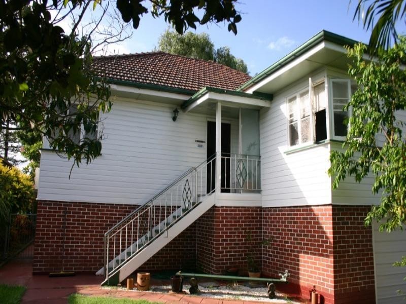 18 Badger Street, Newmarket QLD 4051