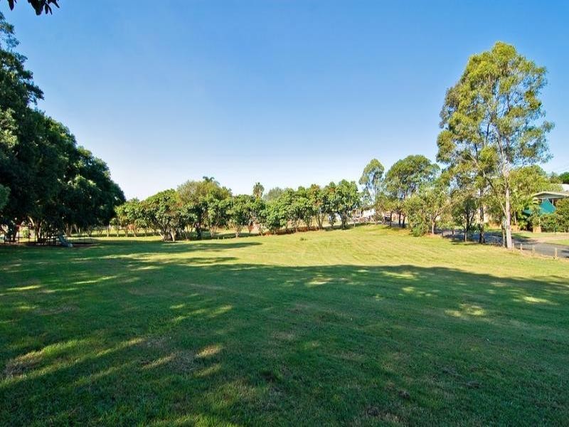 12 Bruce Street, Grange QLD 4051