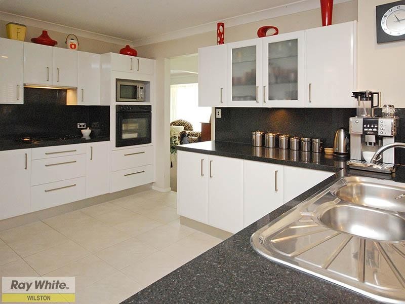 86 Oxford Crescent, Bridgeman Downs QLD 4035