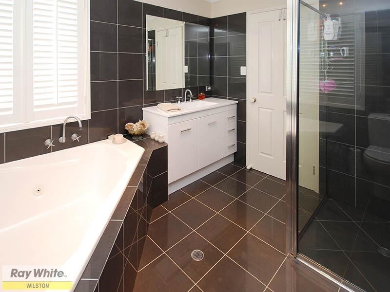 86 Oxford Crescent, Bridgeman Downs QLD 4035