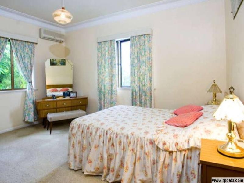 17 Noeline Street, Ashgrove QLD 4060