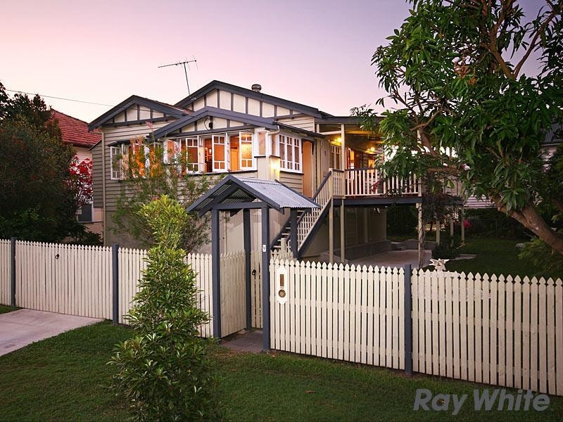 9 Bruce Street, Grange QLD 4051