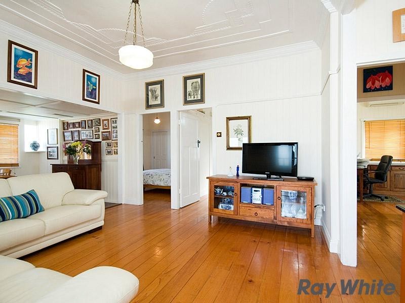 9 Bruce Street, Grange QLD 4051