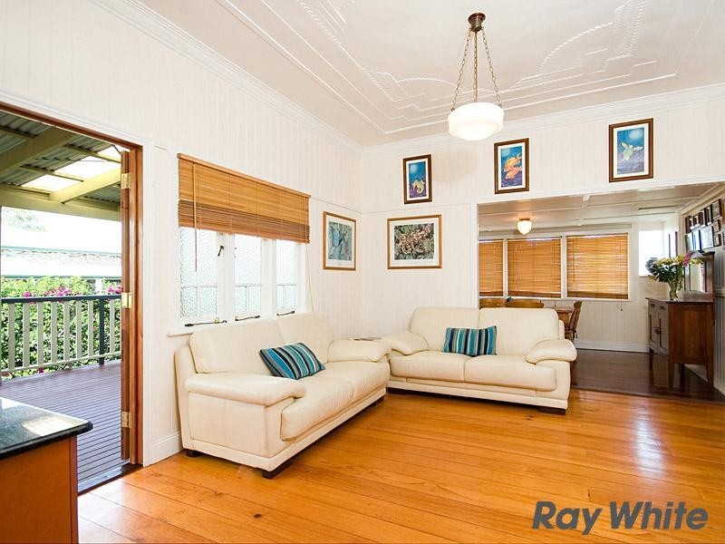 9 Bruce Street, Grange QLD 4051