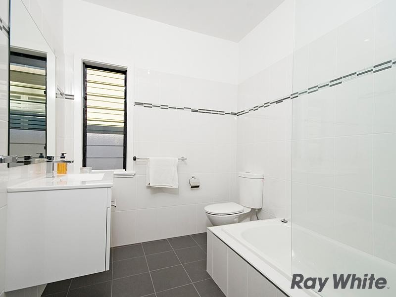 28 Gaunt Street, Newmarket QLD 4051