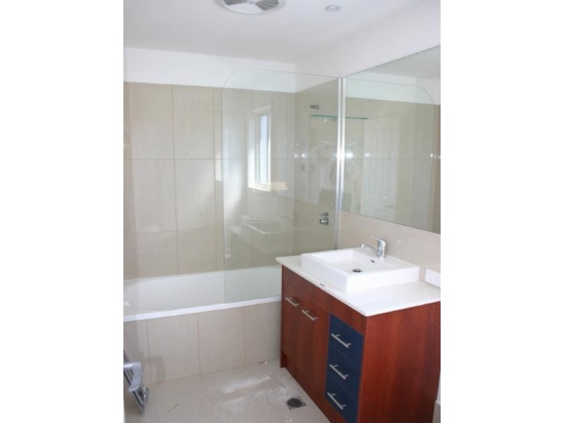 25 Kate Street, Newmarket QLD 4051