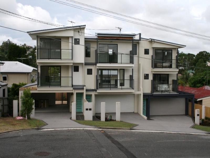 34 Farm Street, Newmarket QLD 4051