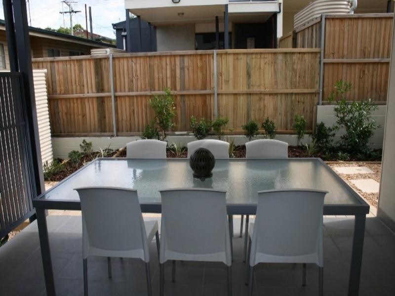 34 Farm Street, Newmarket QLD 4051