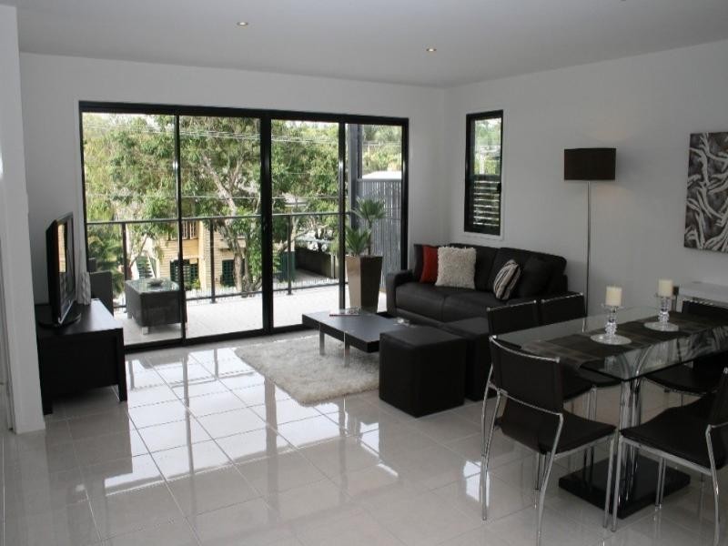 34 Farm Street, Newmarket QLD 4051